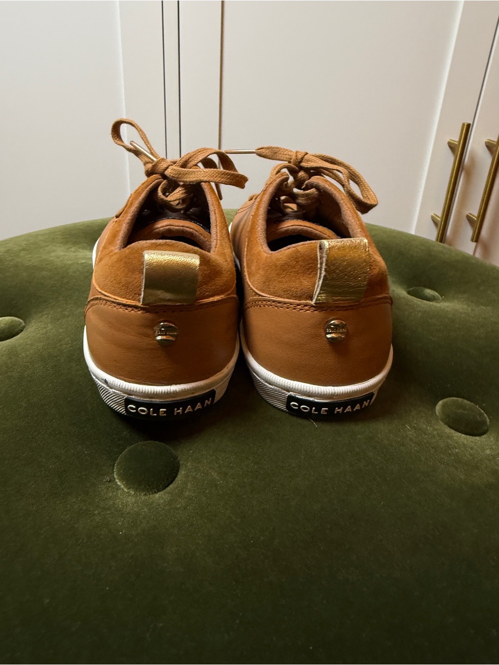 Women's Cole Haan Tan Leather Lace Up Sneakers Gold Accent Casual Low Top. - Picture 3 of 5